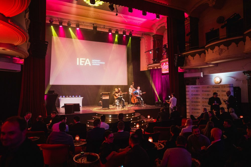 IEA25-hlavni-foto.jpg